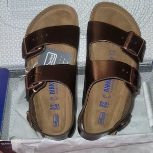 NWT\NIB Birkenstock Sandals Womens Size 6